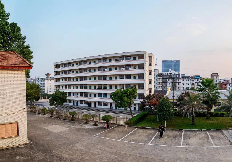 南宁市电子工程学校